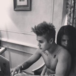 Selena Gomez enlace Justin Bieber torse nu [PHOTO]