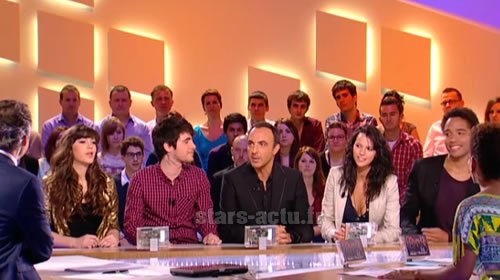 Nikos et les finalistes de The Voice au Grand Journal