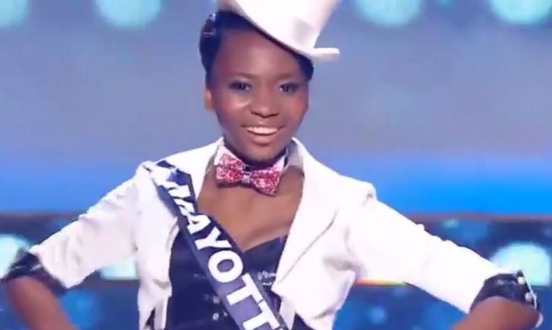 Miss France 2017 : Miss Mayotte chute en direct ! (VIDEO)