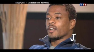 Patrice Evra pète un cable et frappe un supporter marseillais ! (VIDEO)