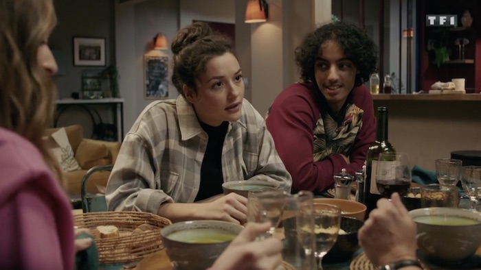 Demain nous appartient spoiler : Manon présente Isam à sa famille (VIDEO)