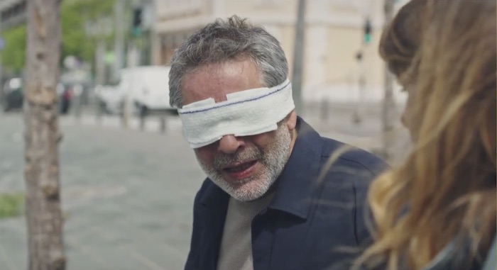 Plus belle la vie en avance : Sacha aveugle, il panique en pleine rue (vidéo PBLV épisode n°4299)