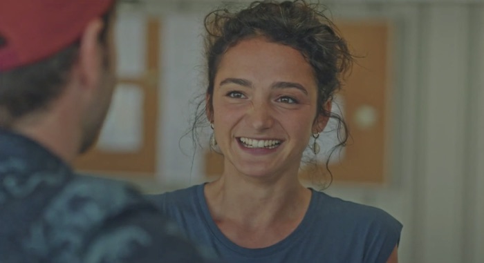 Plus belle la vie en avance : Emma face à un ancien client (vidéo PBLV épisode n°4355)