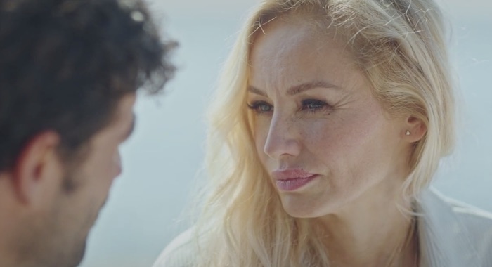 Plus belle la vie en avance : Adriana et Romain débutent une belle histoire (vidéo PBLV épisode n°4404)