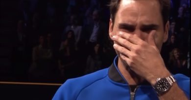 La défaite et les larmes de Roger Federer pour son dernier match (VIDÉO Laver Cup)