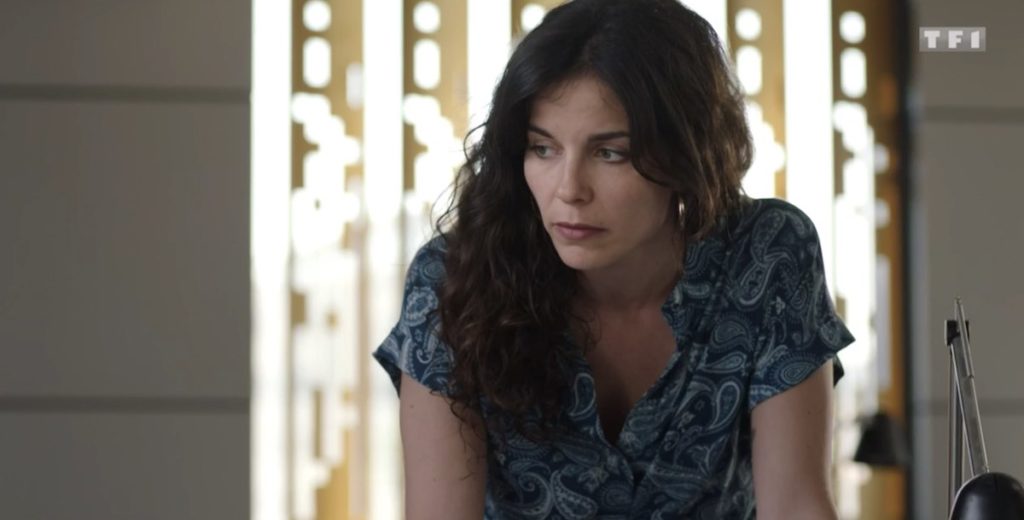 Demain nous appartient spoiler : Roxane et Sara piègent Agathe (vidéo épisode du 28 juin)