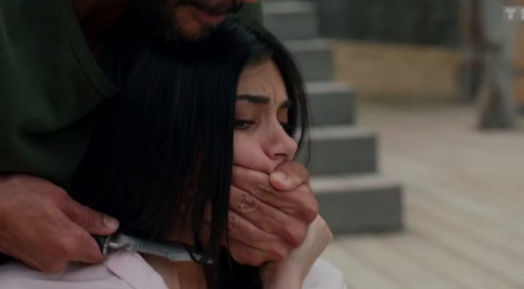 Demain nous appartient spoiler : le tueur s'attaque à Camille (vidéo épisode du 25 juillet)
