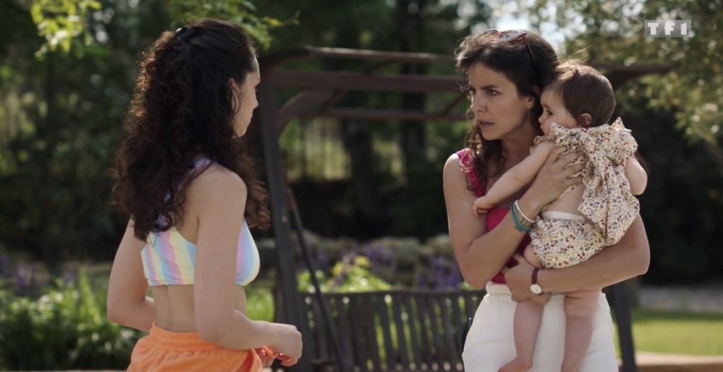 Demain nous appartient spoiler : Roxane s'en prend à Violette (vidéo épisode du 21 juillet)