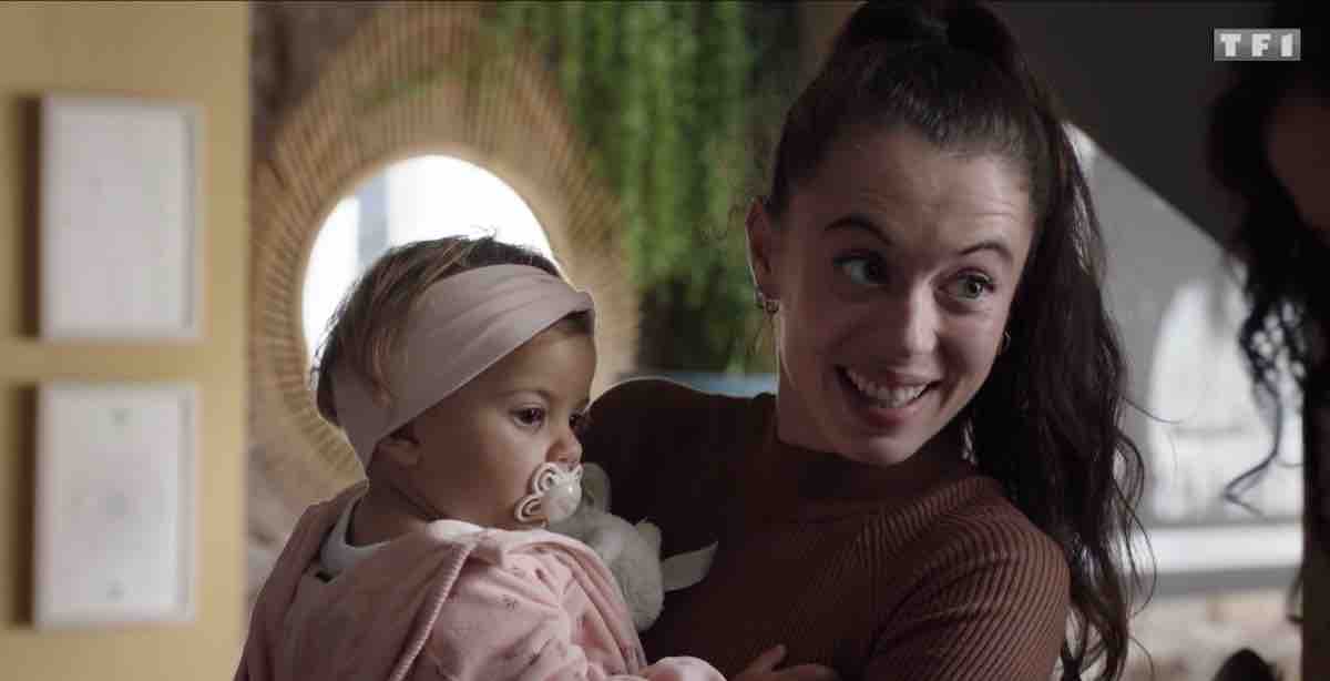 Demain nous appartient spoiler : la surprise de Sara pour Roxane (vidéo épisode du 10 novembre)