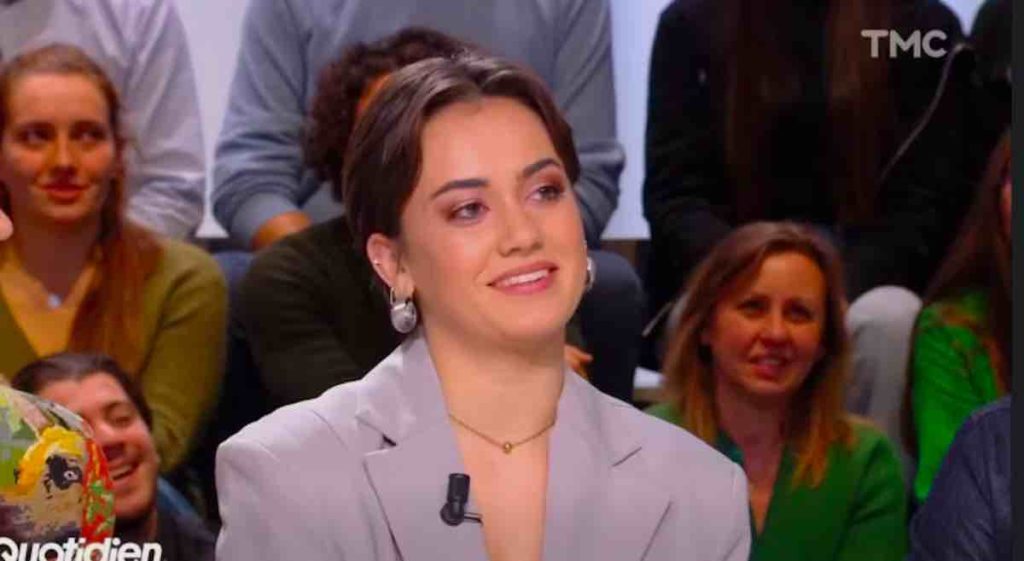 Star Academy : les confidences de Lola "c'est très particulier la vie au château" (VIDÉO Quotidien)