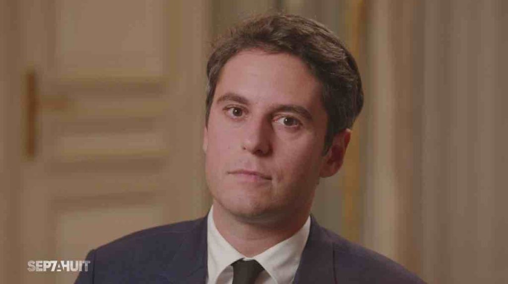 Gabriel Attal confie avoir subi du harcèlement scolaire (VIDÉO SEPT À HUIT)