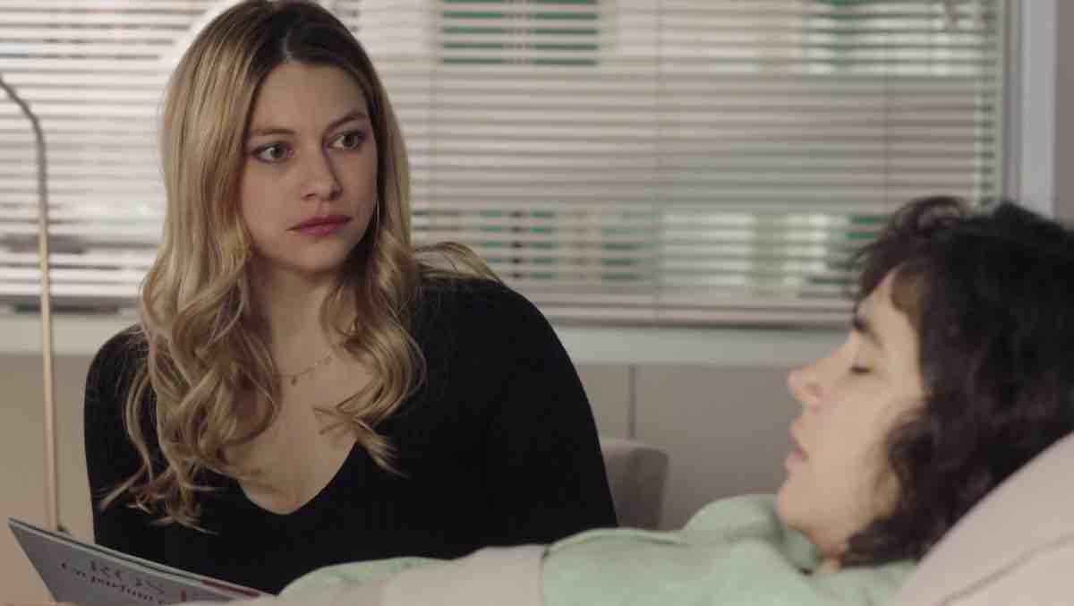 Ici tout commence spoiler : Laetitia sous le choc face à Maïa qui... (vidéo épisode du 23 janvier)