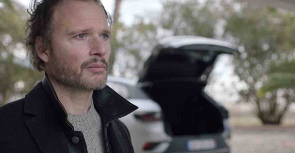 Demain nous appartient spoiler : le grand départ de Samuel, William en larmes (vidéo épisode du 6 février)
