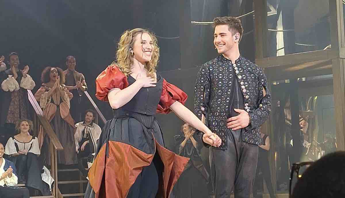 Star Academy : découvrez Julien et Héléna dans "Molière, le spectacle musical" (VIDÉO)