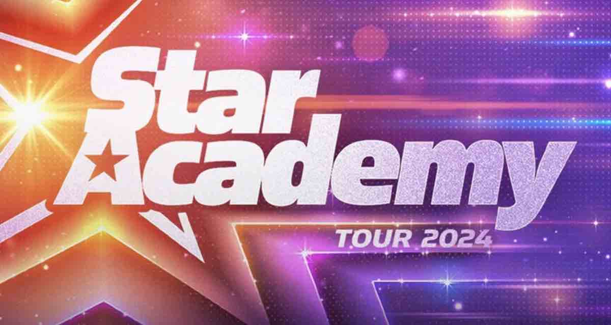 Tournée Star Academy : Nikos Aliagas a rejoint les académiciens sur scène à Paris (VIDÉO)