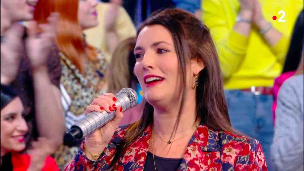 N'oubliez pas les paroles du 21 mars : Mélanie fait fort et passe un cap