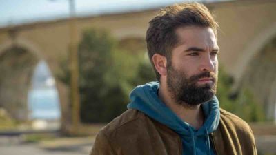 Kendji Girac amaigri et affaibli pour sa première apparition depuis l'accident (VIDÉO)