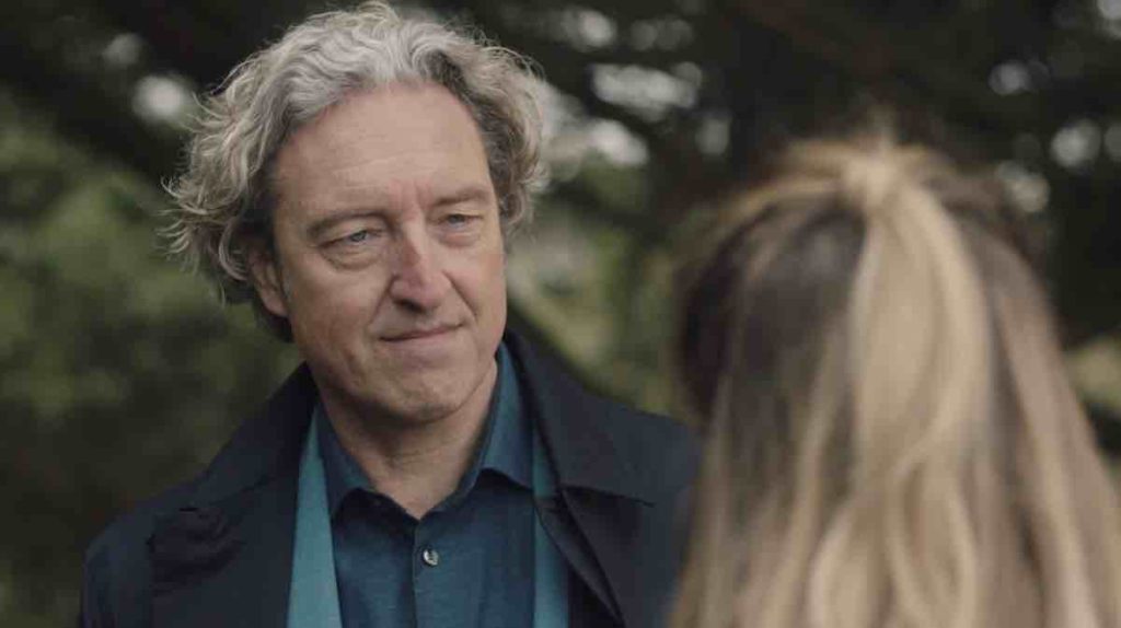 Ici tout commence spoiler : Emmanuel remonté, il s'attaque à Laetitia... (vidéo épisode du 15 mai)