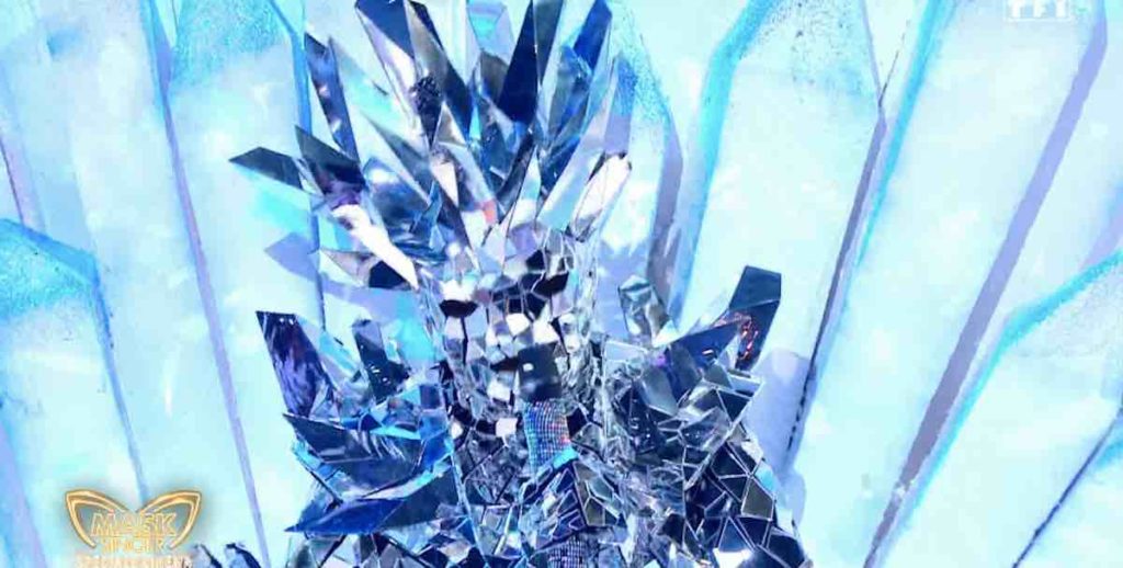 Mask Singer : la Reine de Glace démasquée, quelle star internationale s'y cachait ? Réponse ! (VIDEO)