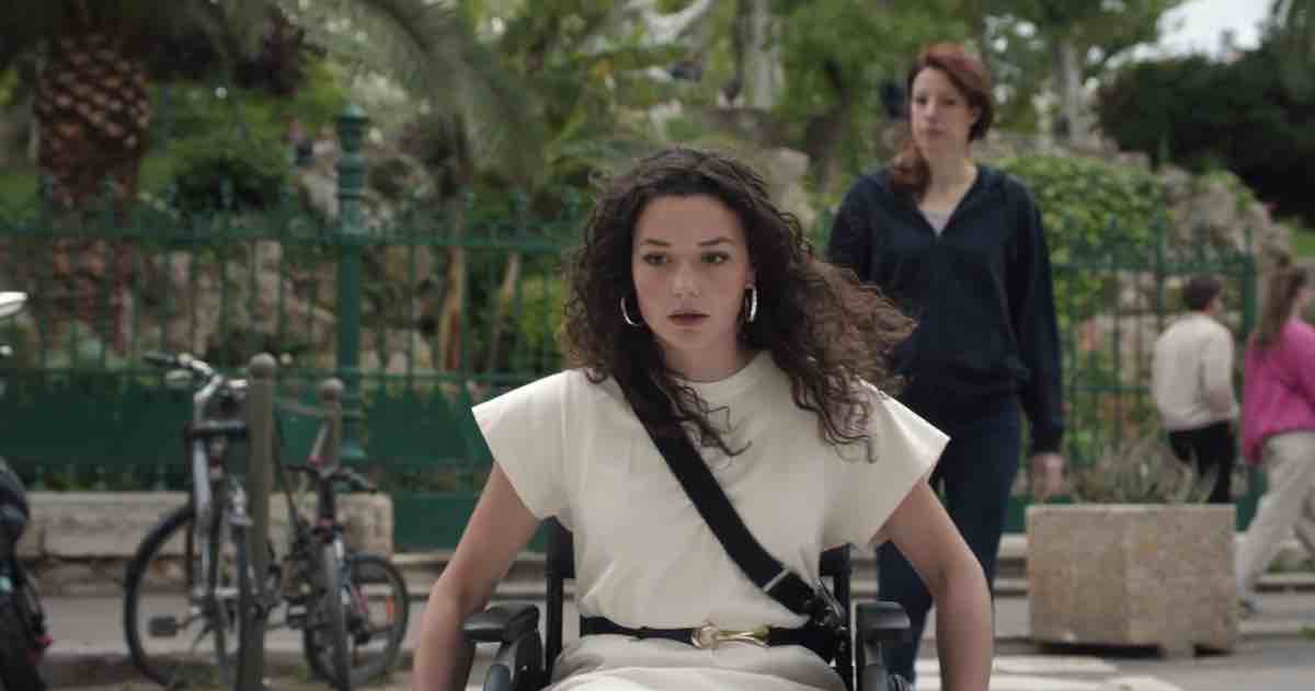 Demain nous appartient spoiler : Caroline s'attaque à Manon !... (vidéo épisode du 25 juillet)
