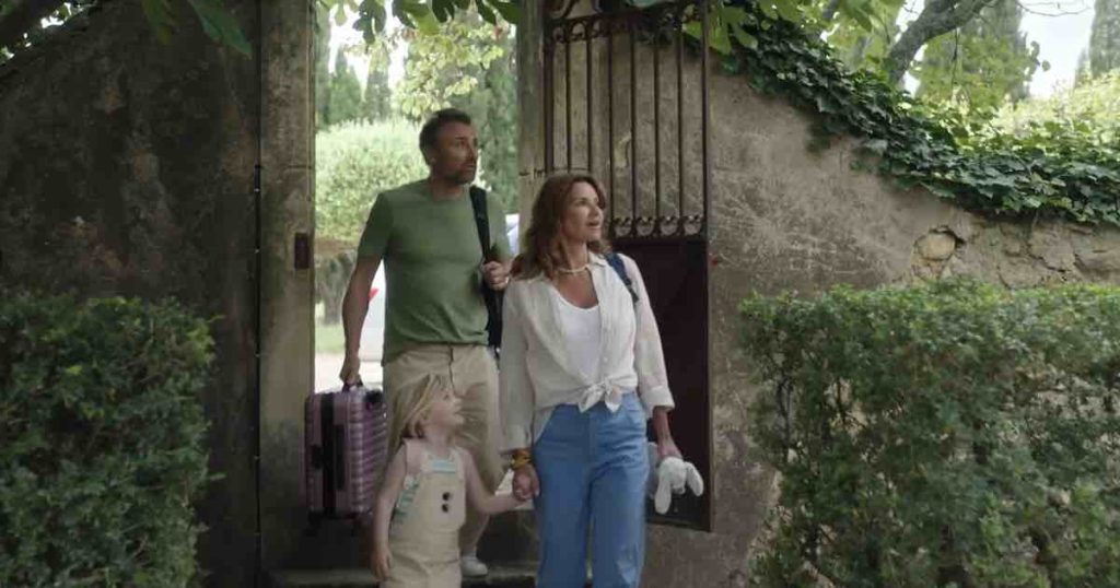 Demain nous appartient spoiler : Chloé sous le choc, elle retrouve... (vidéo épisode du 15 août)