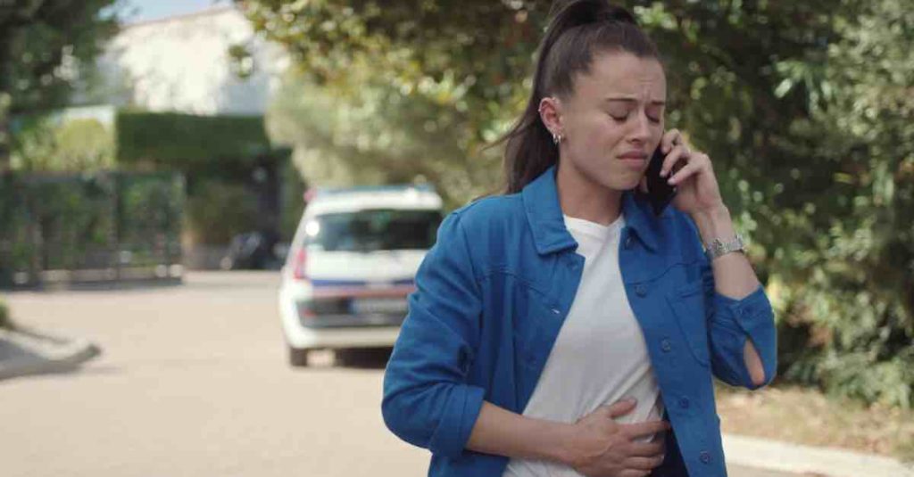 Demain Nous Appartient spoiler : Sarah agressée, elle s'écroule ! (vidéo épisode du 4 novembre)