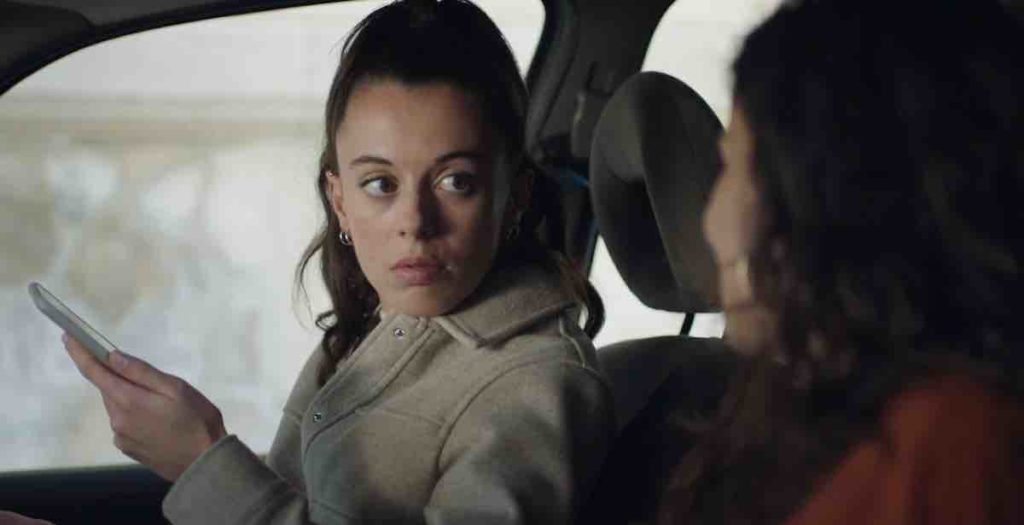 Demain Nous Appartient spoiler : Roxane fait une jolie surprise à Sara ! (vidéo épisode du 20 décembre)