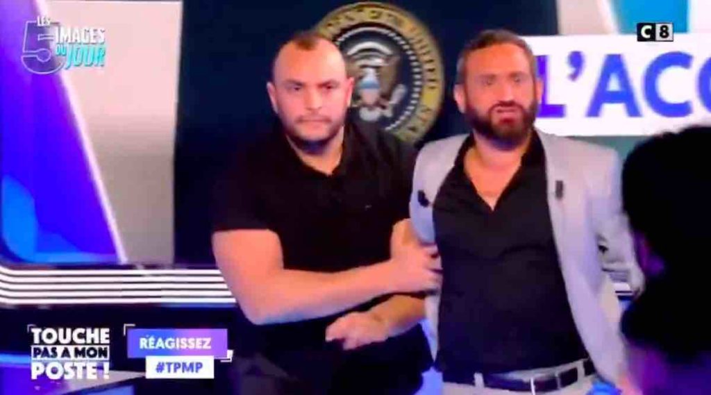 Touche pas à mon poste : un homme fait irruption en plateau pour s'en prendre à Cyril Hanouna ! (VIDÉO)