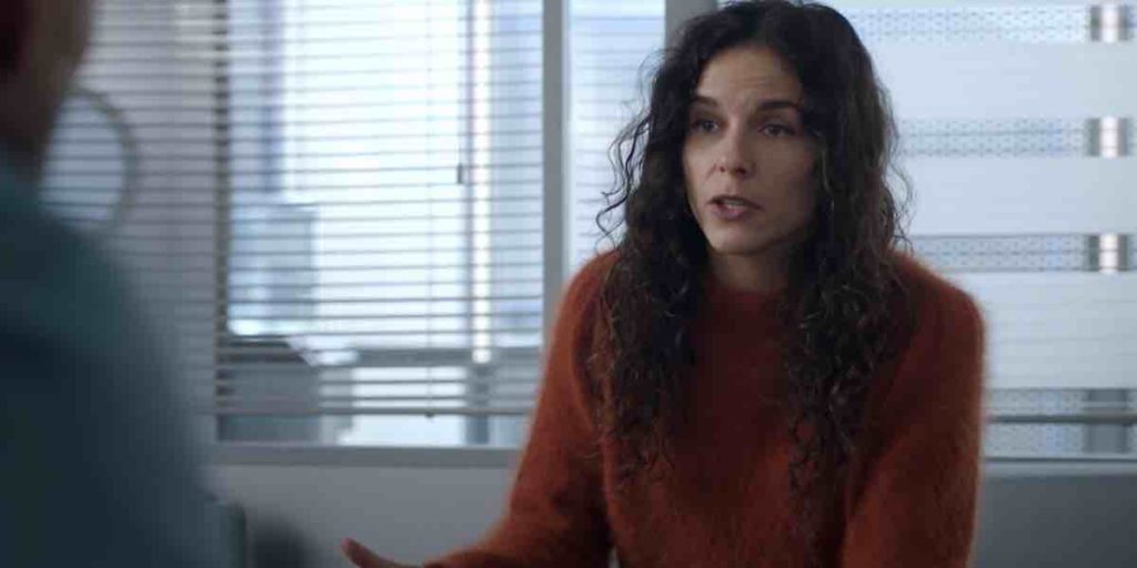 Demain Nous Appartient spoiler : Roxane démasque l'agresseur ! (vidéo épisode du 28 janvier)
