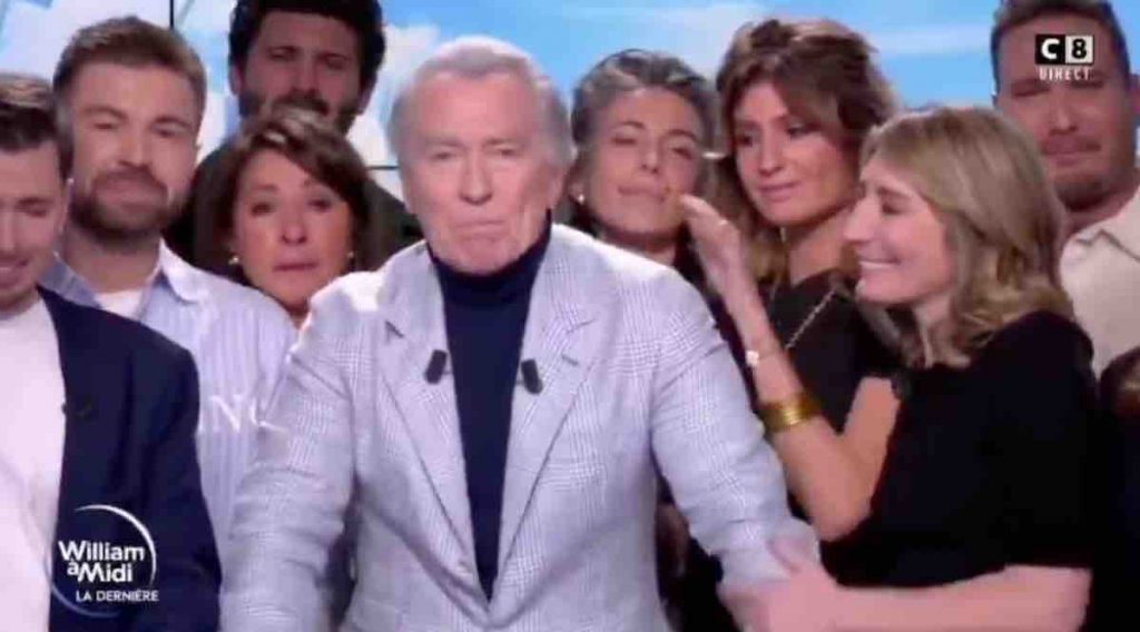 William Lemeyrgie en larmes pour ses adieux avant la fermeture de C8 (VIDÉO)