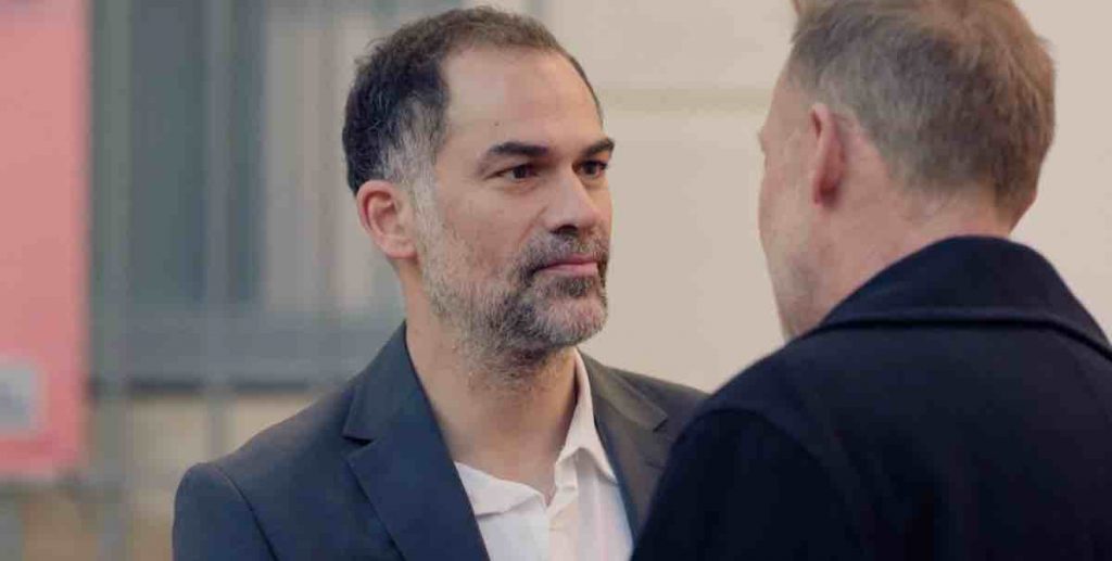 Plus belle la vie spoiler : Bahram avoue son amour à Eric, Vanessa frappe Blanche (24 avril 2025)