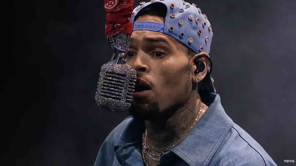 Chris Brown arrêté et placé en détention provisoire en Angleterre