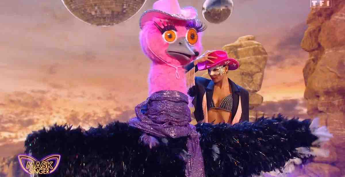 Mask Singer : qui est sous le costume de l'Autruche ? Les indices !