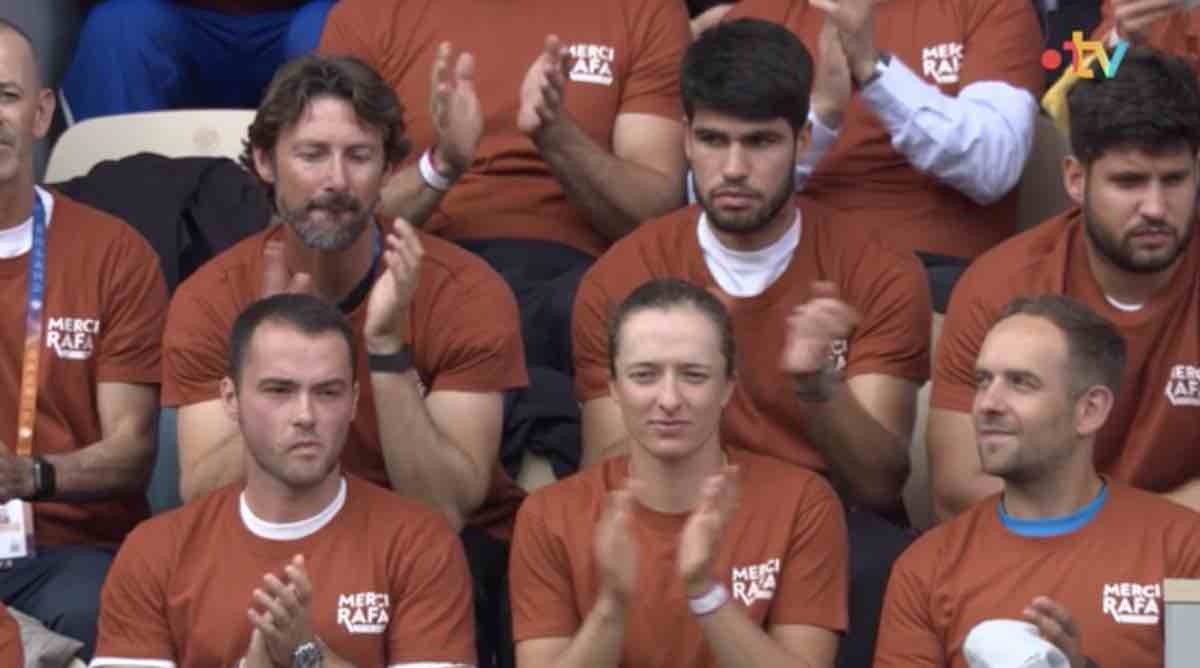 Hommage à Rafael Nadal à Roland Garros : où se procurer le tee-shirt "Merci Rafa" ?