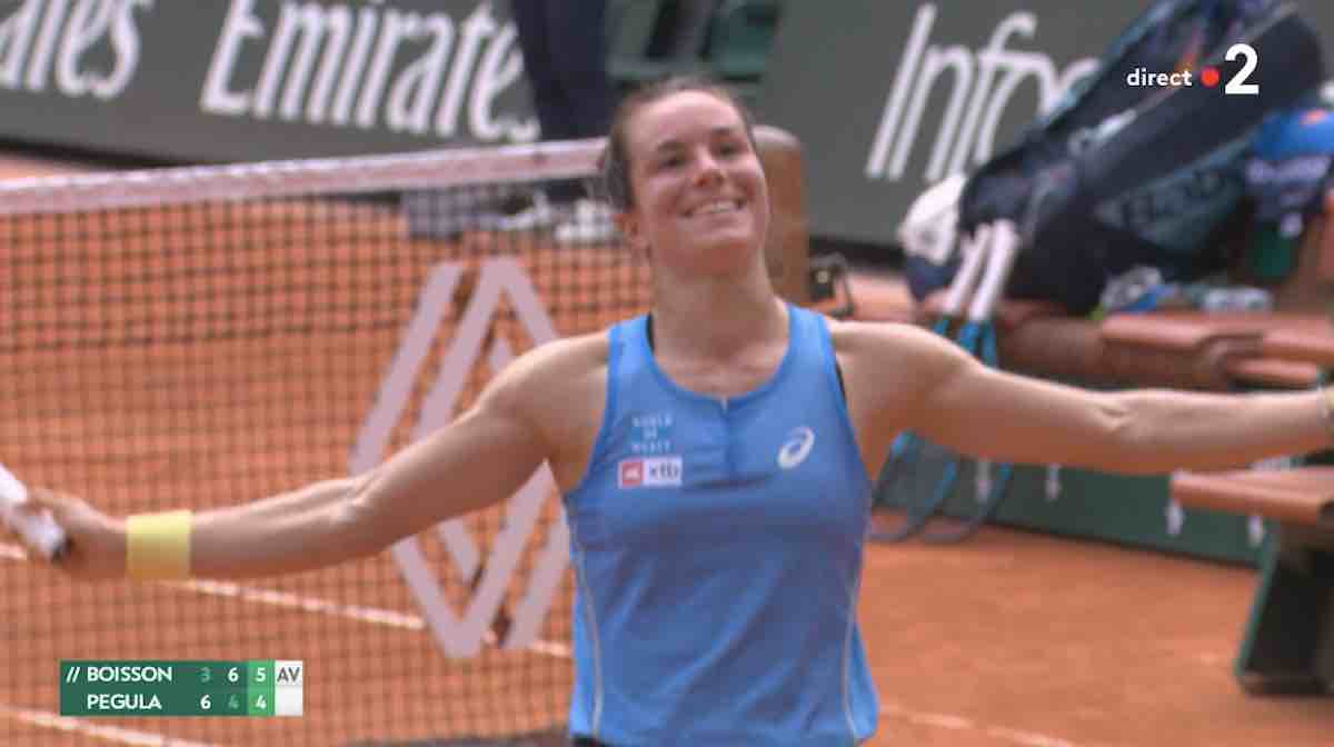 Exploit à Roland-Garros : la Française Loïs Boisson élimine Jessica Pegula en huitièmes de finale !