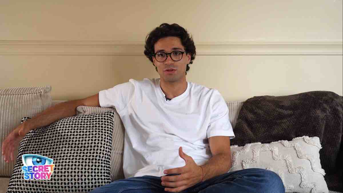 Secret Story : Mayer sort du silence après son départ choc (VIDÉO)