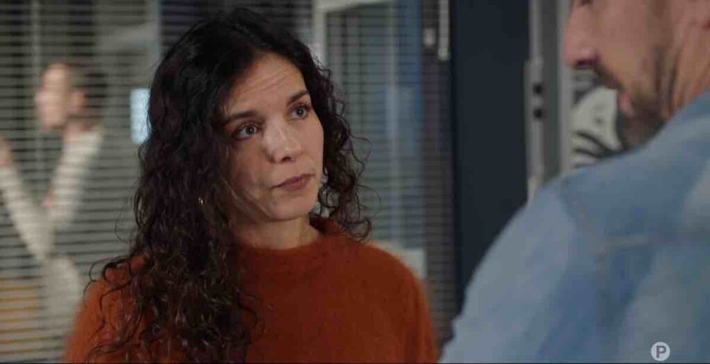 Demain Nous Appartient spoiler : Roxane fait une découverte capitale sur Brice (vidéo épisode du 2 mars)