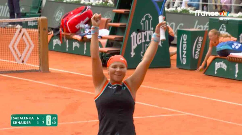 Roland-Garros 2026 : énorme sensation, Aryna Sabalenka éliminée par Diana Shnaider en quarts de finale