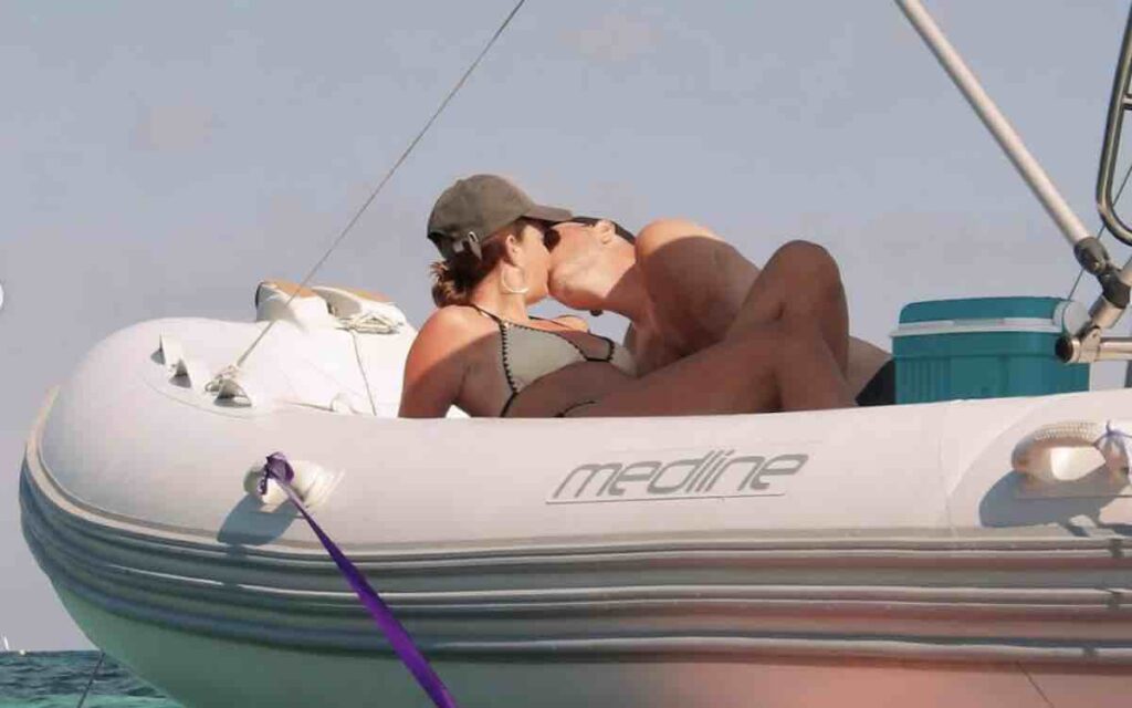 Julien Geloën déjà avec une autre femme ? Cette photo publiée après sa rupture avec Léa fait polémique