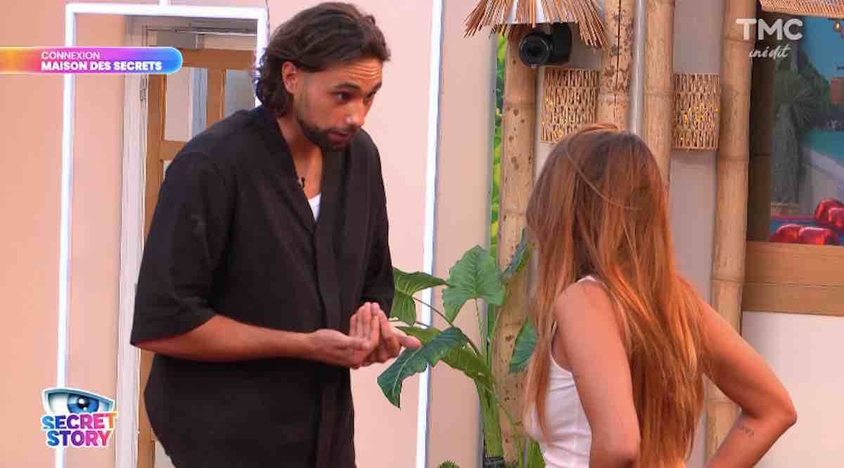 Secret Story : après le prime explosif face à Paola, Simon sort du silence et répond aux critiques