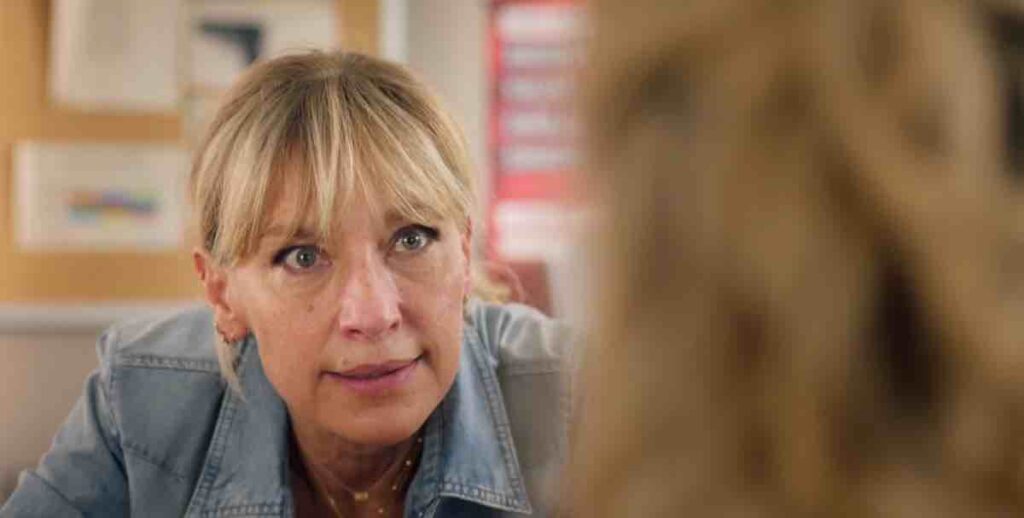 Demain Nous Appartient du 3 août : Aurore dit tout à Roxane, un rebondissement change tout ! (résumé + vidéo épisode 2261 en avance)