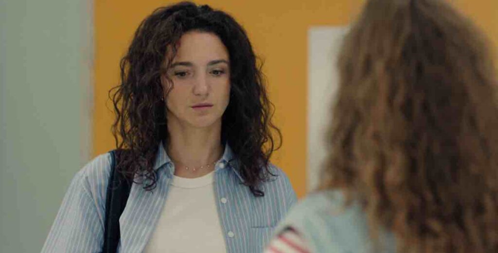 Plus Belle La Vie du 5 octobre 2026 : Chris entre la vie et la mort, Emma sous le choc (résumé + extrait vidéo épisode 685 en avance)